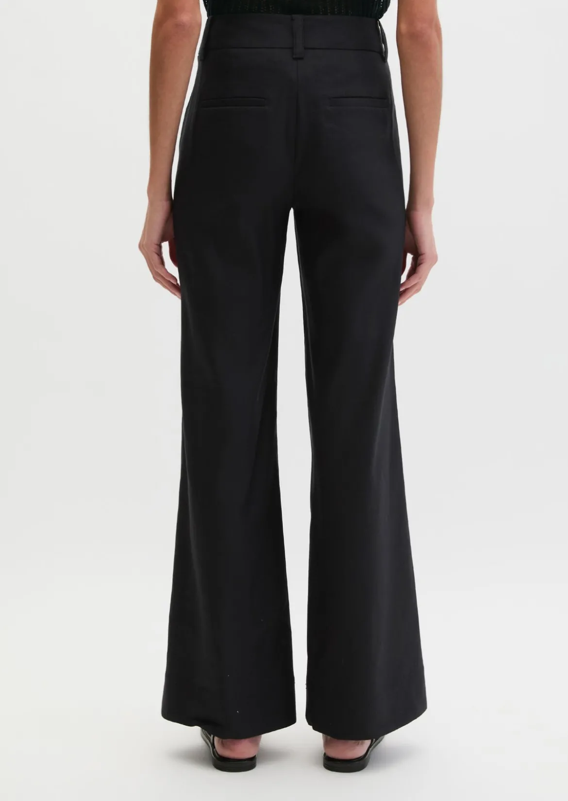 Chino flared aus Viskose-Leinen-Stretch